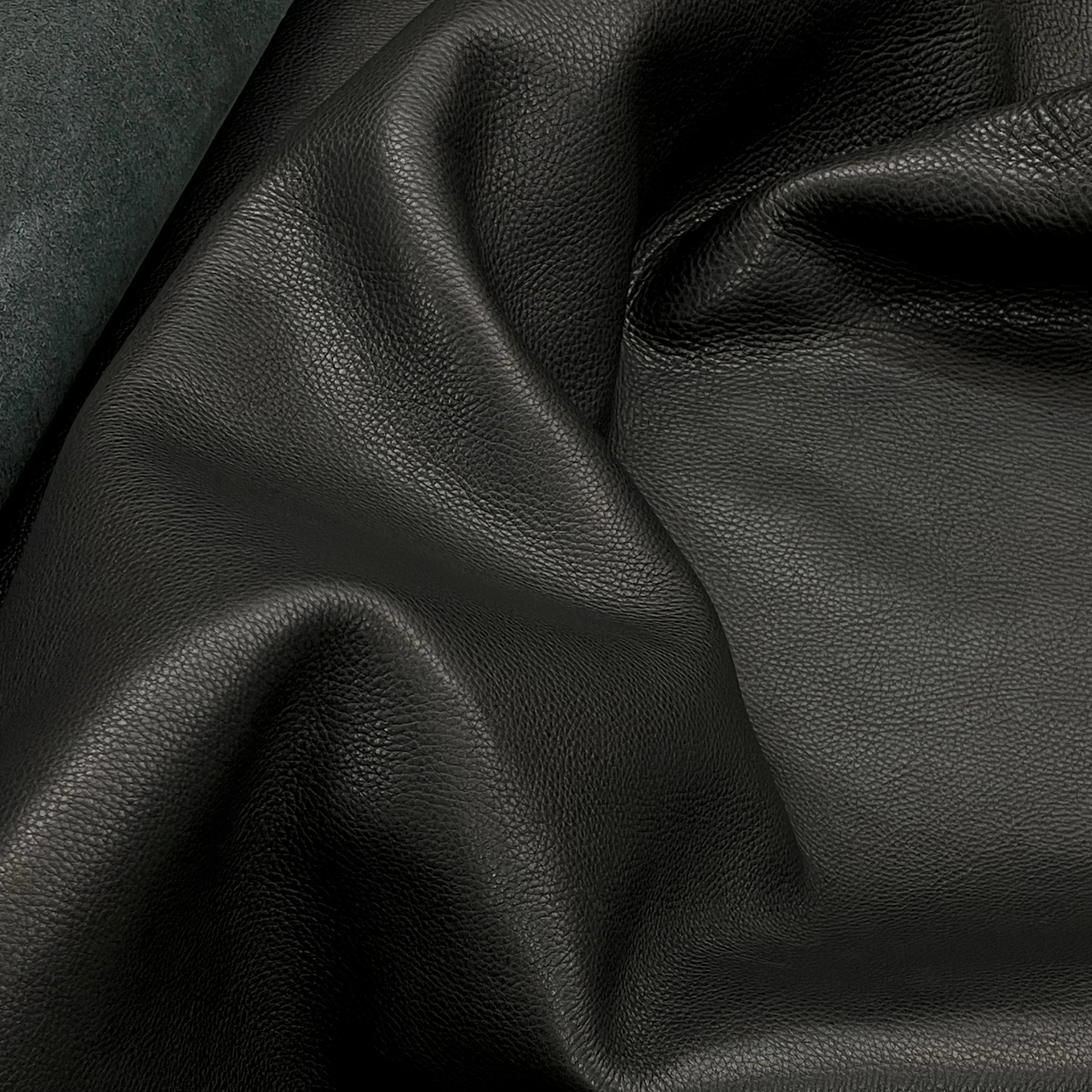 3/4oz (1.2-1.6mm) Sienna Milled Veg Tan Cow Leather - Black Pebble (per square foot)